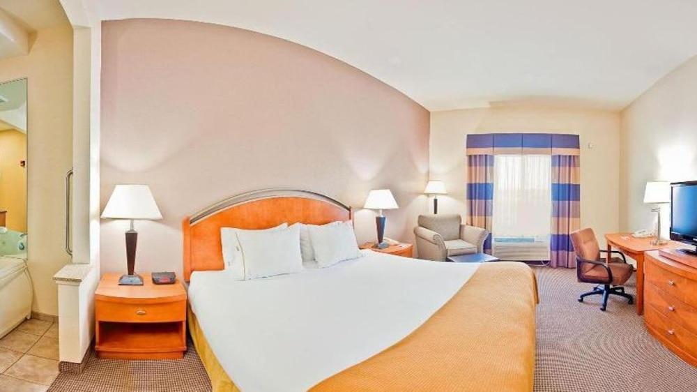 Holiday Inn Express Forest City By Ihg Extérieur photo