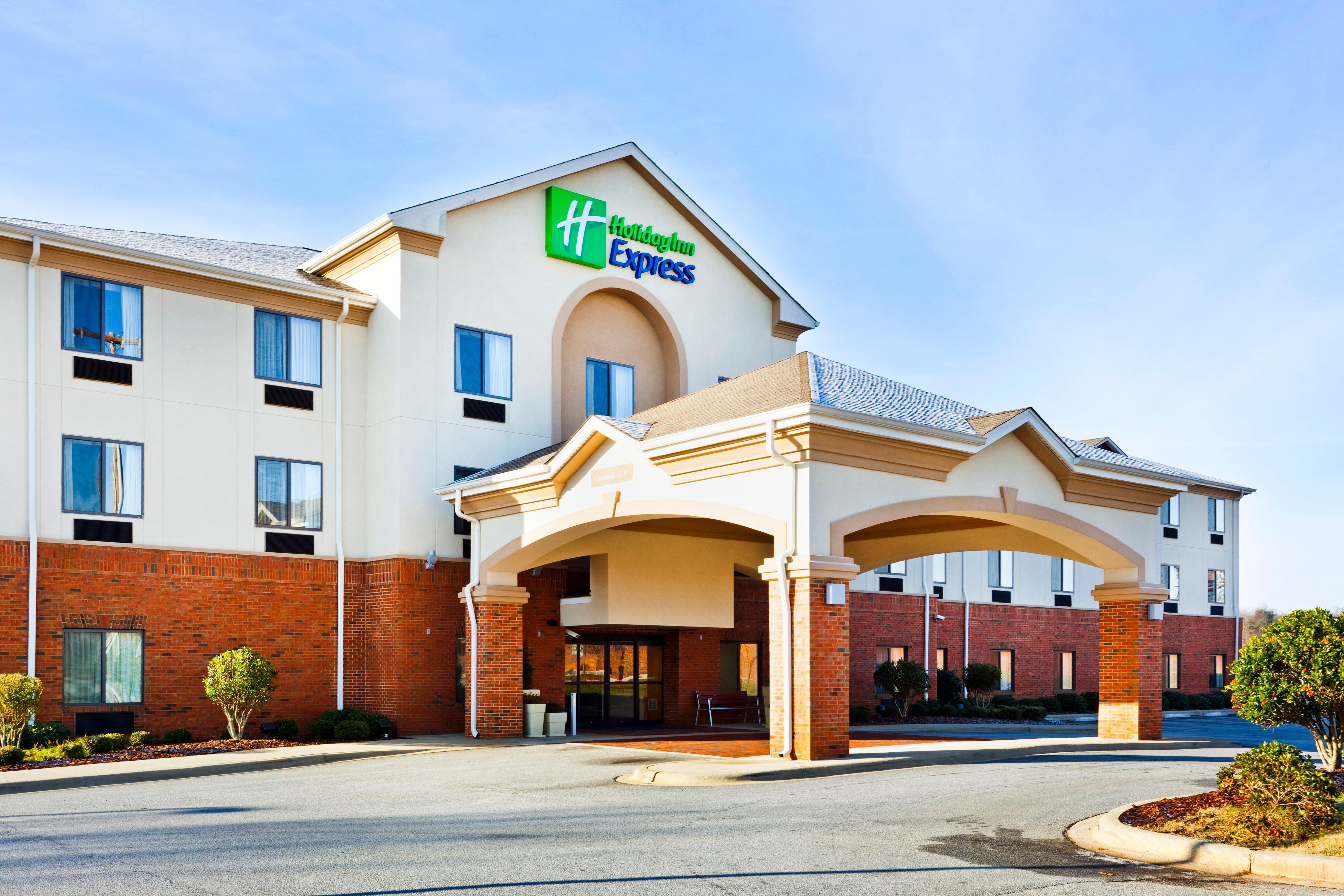 Holiday Inn Express Forest City By Ihg Extérieur photo