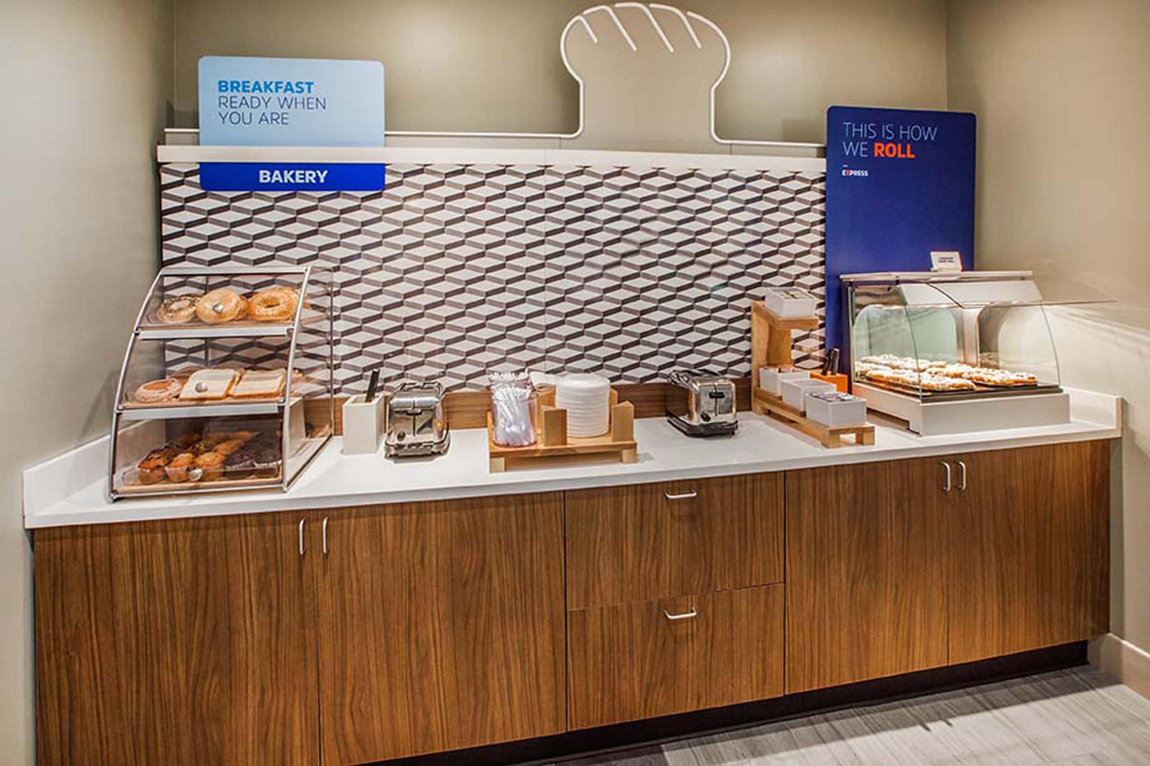 Holiday Inn Express Forest City By Ihg Extérieur photo