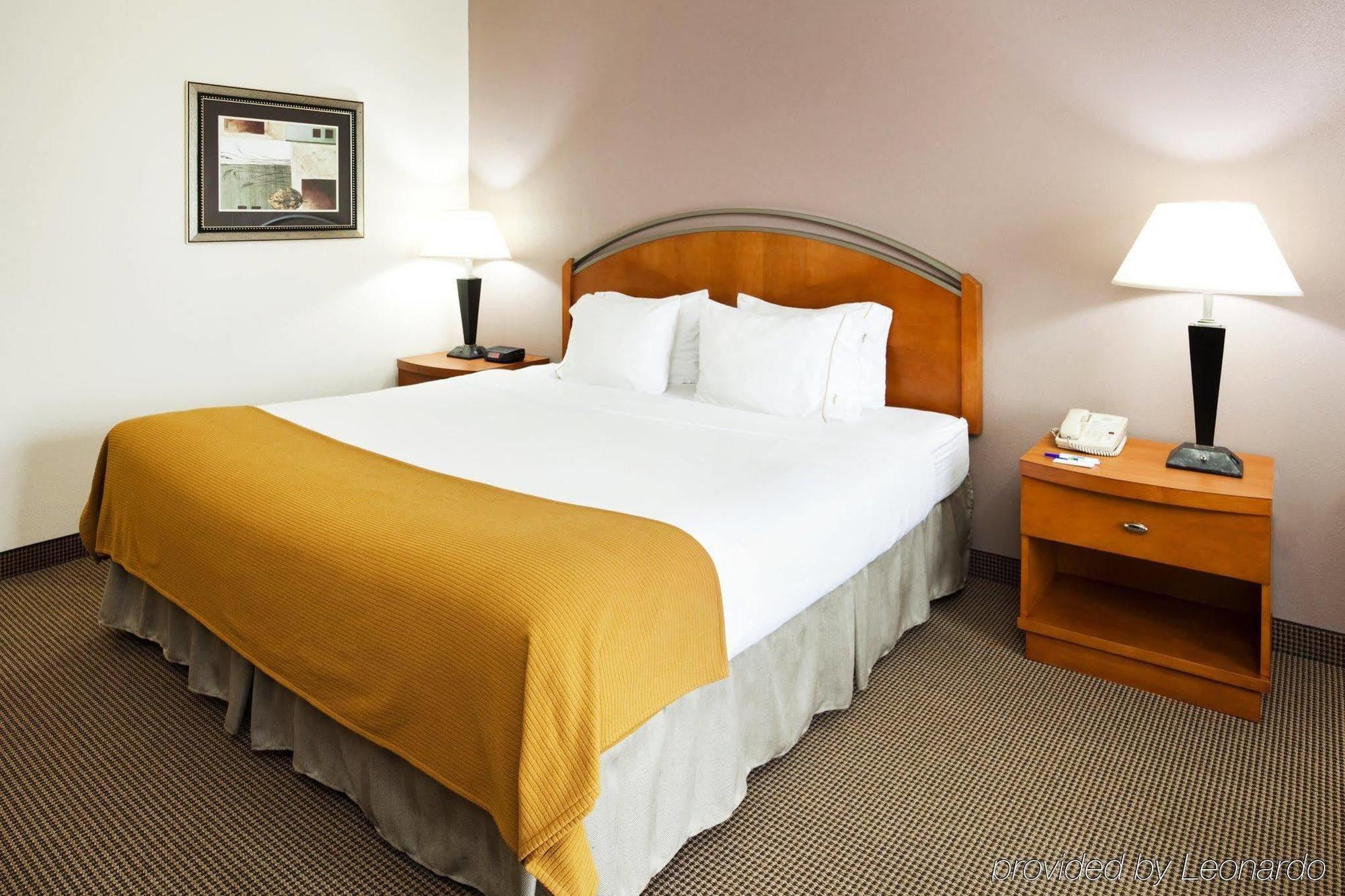 Holiday Inn Express Forest City By Ihg Extérieur photo